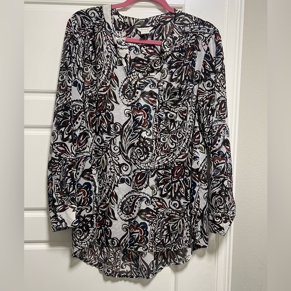 Ariat Medium Semi-Sheer Floral Top V-Neck High Low